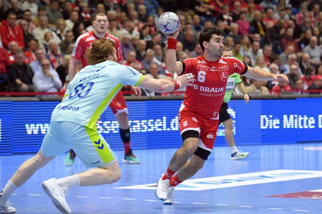 Erik Balenciaga (MT Melsungen 6) (am Ball), Tom Kiesler (VfL Gummersbach 30) (L) , GER, MT Melsungen - VfL Gummersbach, Handball, 1. Bundesliga, 25. Spieltag, Saison 2025 2026, 13.03.2026, GER, MT Melsungen - VfL Gummersbach, Handball, 1. Bundesliga, 25. Spieltag, Saison 2025 2026, 13.03.2026 Kassel Copyright: xEibner-Pressefotox xRolandxSippex EP_RSL
