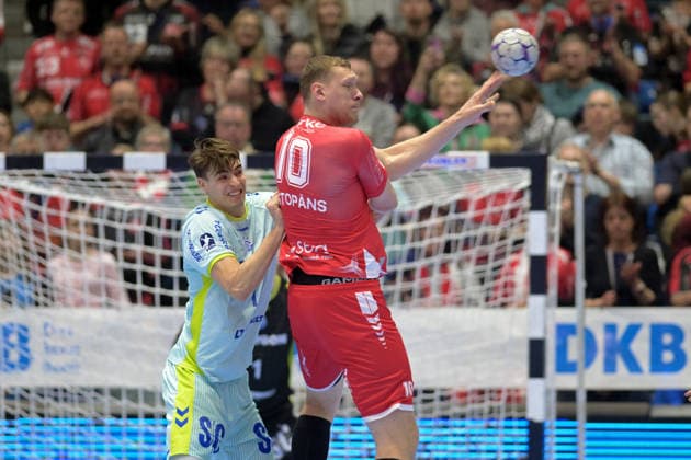 Dainis Kristopans (MT Melsungen 10) (am Ball), Julian Koester (VfL Gummersbach 7) (L) , GER, MT Melsungen - VfL Gummersbach, Handball, 1. Bundesliga, 25. Spieltag, Saison 2025 2026, 13.03.2026, GER, MT Melsungen - VfL Gummersbach, Handball, 1. Bundesliga, 25. Spieltag, Saison 2025 2026, 13.03.2026 Kassel Copyright: xEibner-Pressefotox xRolandxSippex EP_RSL