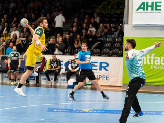 Andre Alves (VfL Eintracht Hagen, 11) beim Torwurf gegen Janis Boieck (HC Oppenweiler Backnang, 32) VfL Eintracht Hagen vs. HC Oppenweiler Backnang , Handball, 2. Bundesliga, 24. Spieltag, Saison 2025 2026, 13.03.2026 VfL Eintracht Hagen vs. HC Oppenweiler Backnang , Handball, 2. Bundesliga, 24. Spieltag, Saison 2025 2026, 13.03.2026 Hagen Copyright: xEibner-Pressefoto DamianxKruczynx EP_DKI