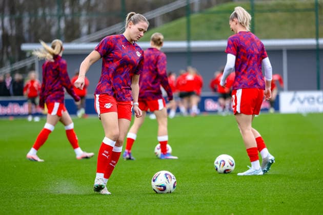 Marleen Schimmer (RB Leipzig Frauen, 14) beim Warm Up vor dem Spiel , RB Leipzig Frauen vs. 1. FC Union Berlin Frauen, Fussball, Google Pixel Frauen-Bundesliga, 20. Spieltag, Saison 2025 2026, 14.03.2026 ,¨ DFL REGULATIONS PROHIBIT ANY USE OF PHOTOGRAPHS AS IMAGE SEQUENCES AND OR QUASI-VIDEO,¨ RB Leipzig Frauen vs. 1. FC Union Berlin Frauen, Fussball, Google Pixel Frauen-Bundesliga, 20. Spieltag, Saison 2025 2026, 14.03.2026 Leipzig Copyright: xEibner-Pressefoto LauraxRoemerx EP_LRR