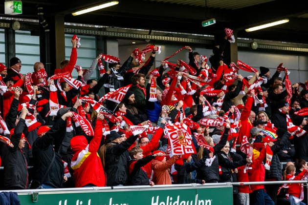 Unioner Fans, Support, Schals, RB Leipzig Frauen vs. 1. FC Union Berlin Frauen, Fussball, Google Pixel Frauen-Bundesliga, 20. Spieltag, Saison 2025 2026, 14.03.2026 ,¨ DFL REGULATIONS PROHIBIT ANY USE OF PHOTOGRAPHS AS IMAGE SEQUENCES AND OR QUASI-VIDEO,¨ RB Leipzig Frauen vs. 1. FC Union Berlin Frauen, Fussball, Google Pixel Frauen-Bundesliga, 20. Spieltag, Saison 2025 2026, 14.03.2026 Leipzig Copyright: xEibner-Pressefoto LauraxRoemerx EP_LRR