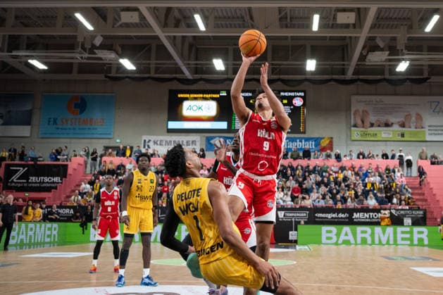 v.li. Bernard Pelote III (Tigers Tuebingen 01), Maximilian Begue (RheinStars Koeln, 09) GER, Tigers Tuebingen vs. RheinStars Koeln, Herren, Barmer 2. Basketball Bundesliga, ProA, 27. Spieltag, Spielzeit 2025 2026, 14.03.2026, GER, Tigers Tuebingen vs. RheinStars Koeln, Herren, Barmer 2. Basketball Bundesliga, ProA, 27. Spieltag, Spielzeit 2025 2026, 14.03.2026 Tuebingen Copyright: xEibner-Pressefoto WolfgangxFrankx EP_WFK