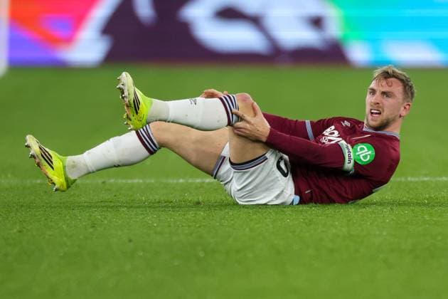 Jarrod Bowen of West Ham United lies on the floor in pain West Ham v Manchester City, Football, Premier League, London Stadium, London, UK - 14 03 2026 EDITORIAL USE ONLY No use with unauthorised audio, video, data, fixture lists (outside the EU), club league logos or live services. Online in-match use limited to 45 images (+15 in extra time). No use to emulate moving images. No use in betting, games or Copyright: xAnthonyxHanc Shutterstockx 16773173k