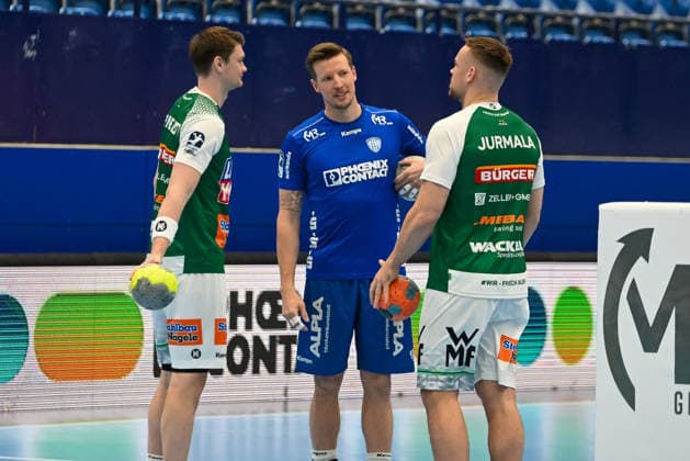 Adam Nyfjaell (TBV Lemgo Lippe, 22) im Gespraech mit Oskar Sunnefeldt (Frisch Auf Goeppingen, 27) und Ludvig Jurmala Astroem (Frisch Auf Goeppingen, 25) TBV Lemgo Lippe vs. Frisch Auf Goeppingen, Handball, 1. Bundesliga, 25. Spieltag, Saison 2025 2026, 15.03.2026, TBV Lemgo Lippe vs. Frisch Auf Goeppingen, Handball, 1. Bundesliga, 25. Spieltag, Saison 2025 2026, 15.03.2026 Lemgo Copyright: xEibner-Pressefoto RobertxGertzenx EP_RGN
