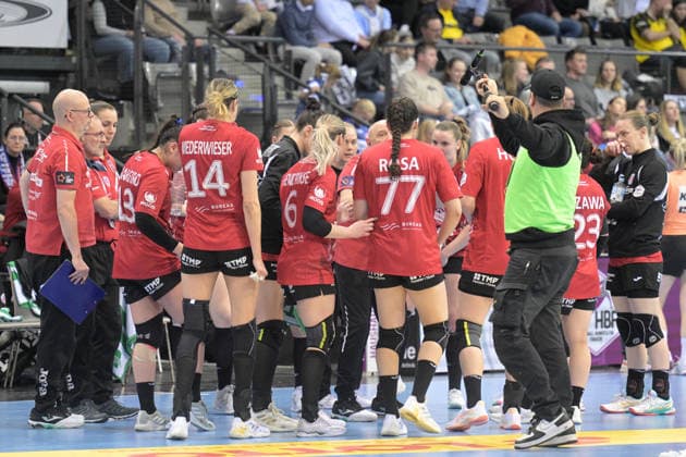 Time Out Thueringer HC Thueringer HC vs. HSG Blomberg-Lippe, Handball, Frauen, DHB Pokal Haushahn Final 4, Spiel um Platz 3, Saison 2025 2026, 15.03.2026 Thueringer HC vs. HSG Blomberg-Lippe, Handball, Frauen, DHB Pokal Haushahn Final 4, Spiel um Platz 3, Saison 2025 2026, 15.03.2026 Stuttgart Copyright: xEibner-Pressefoto TobiasxBaurx EP_TBR