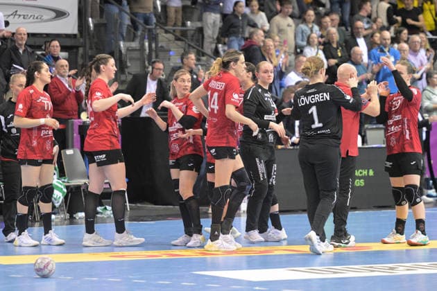 enttaeuscht enttaeuschung bei nach der Niederlage im Spiel um Platz 3 bei den Spielerinnen des Thueringer HC Thueringer HC vs. HSG Blomberg-Lippe, Handball, Frauen, DHB Pokal Haushahn Final 4, Spiel um Platz 3, Saison 2025 2026, 15.03.2026 Thueringer HC vs. HSG Blomberg-Lippe, Handball, Frauen, DHB Pokal Haushahn Final 4, Spiel um Platz 3, Saison 2025 2026, 15.03.2026 Stuttgart Copyright: xEibner-Pressefoto TobiasxBaurx EP_TBR