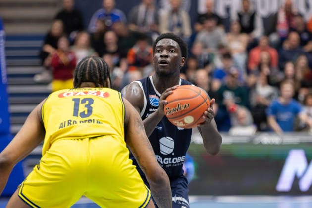 J wan Roberts (Alba, 13), Khyri Thomas (MBC, 0), Syntainics MBC vs. ALBA BERLIN, Basketball, 1. Bundesliga, Maenner, 24. Spieltag, Saison 2025 26, 15.03.2026. Weißenfels Stadthalle Sachsen-Anhalt Deutschland