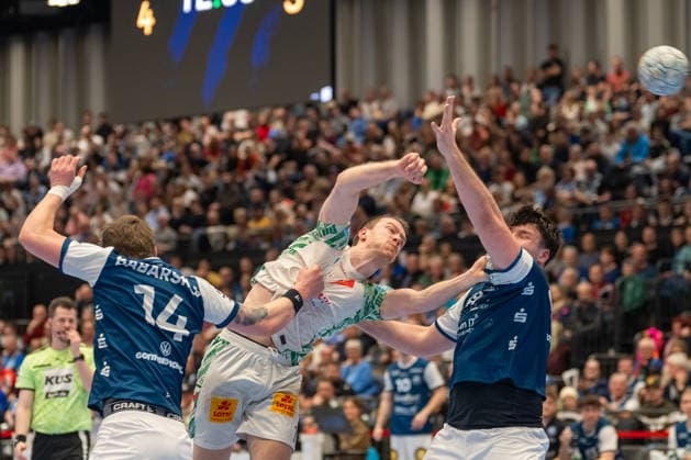 Zweikampf zwischen Gerdas Barbarskas (Bergischer HC 06, 14), Felix Claar (SC Magdeburg, 07) und Aron Seesing (Bergischer HC 06, 49). Bergischer HC 06 vs. SC Magdeburg, Handball, DAIKIN Handballbundesliga, 25. Spieltag, Saison 2025 2026, 15.03.2026 Bergischer HC 06 vs. SC Magdeburg, Handball, DAIKIN Handballbundesliga, 25. Spieltag, Saison 2025 2026, 15.03.2026 Duesseldorf Copyright: xEibner-Pressefoto ThomasxHaeslerx EP_THR
