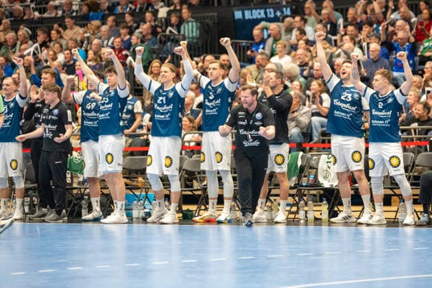 Die Bank des BHC bejubelt eine Toraktion. Bergischer HC 06 vs. SC Magdeburg, Handball, DAIKIN Handballbundesliga, 25. Spieltag, Saison 2025 2026, 15.03.2026 Bergischer HC 06 vs. SC Magdeburg, Handball, DAIKIN Handballbundesliga, 25. Spieltag, Saison 2025 2026, 15.03.2026 Duesseldorf Copyright: xEibner-Pressefoto ThomasxHaeslerx EP_THR