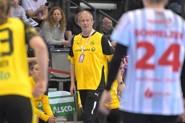 Henk Groener (BVB Borussia Dortmund Handball, Trainer) HSG Bensheim Auerbach vs. BVB Borussia Dortmund Handball, Handball, Frauen, DHB Pokal Haushahn Final 4, Finale, Saison 2025 2026, 15.03.2026 HSG Bensheim Auerbach vs. BVB Borussia Dortmund Handball, Handball, Frauen, DHB Pokal Haushahn Final 4, Finale, Saison 2025 2026, 15.03.2026 Stuttgart Copyright: xEibner-Pressefoto TobiasxBaurx EP_TBR