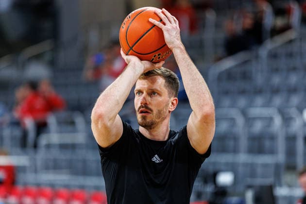 Andreas Obst (FC Bayern Muenchen Basketball, 13), Einzelbild, Einzelfoto, Portrait, Portraet, Aufwaermen, warm up, vor Spielbeginn, BMA365 Bamberg Baskets vs. FC Bayern Muenchen Basketball, Basketball, easyCredit BBL, 24. Spieltag, 15.03.2026 BMA365 Bamberg Baskets vs. FC Bayern Muenchen Basketball, Basketball, easyCredit BBL, 24. Spieltag, 15.03.2026 Bamberg Copyright: xEibner-Pressefoto G.xSantemizx EP_EER