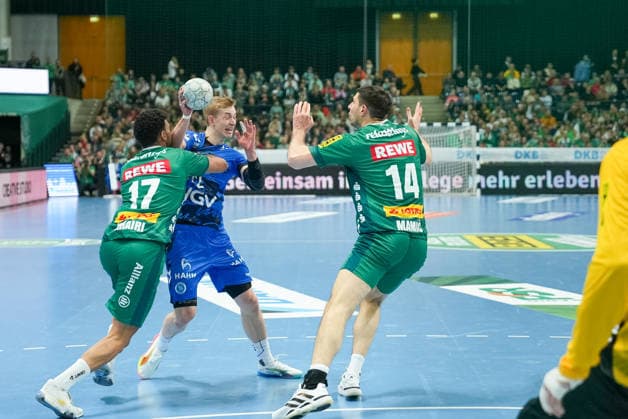 Torben Matzken (TVB Stuttgart, 22) wird am Leipziger Kreis bedrängt SC DHfK Leipzig vs. TVB Stuttgart, Handball, 1. Handball-Bundesliga, 25. Spieltag, Saison 2025 2026, 15.03.2026 SC DHfK Leipzig vs. TVB Stuttgart, Handball, 1. Handball-Bundesliga, 25. Spieltag, Saison 2025 2026, 15.03.2026 Leipzig Copyright: xEibner-Pressefoto PiaxSchindlerx EP_PSR