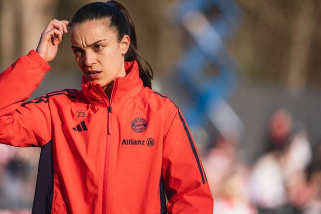 Natalia Padilla Bidas (FC Bayern Muenchen, 23) beim Aufwärmen ratlos 1.FC Köln vs. FC Bayern München, Fussball, Google Pixel Frauen-Bundesliga, 20.Spieltag, Saison 2025 26, 15.03.2026, 1.FC Köln vs. FC Bayern München, Fussball, Google Pixel Frauen-Bundesliga, 20.Spieltag, Saison 2025 26, 13.03.2026 Köln Copyright: xEibner-Pressefoto LukasxBaldygax EP_LBA