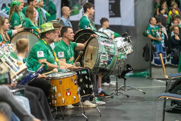 Fans des SC DHfK Leipzig machen Stimmung SC DHfK Leipzig vs. TVB Stuttgart, Handball, 1. Handball-Bundesliga, 25. Spieltag, Saison 2025 2026, 15.03.2026 SC DHfK Leipzig vs. TVB Stuttgart, Handball, 1. Handball-Bundesliga, 25. Spieltag, Saison 2025 2026, 15.03.2026 Leipzig Copyright: xEibner-Pressefoto PiaxSchindlerx EP_PSR