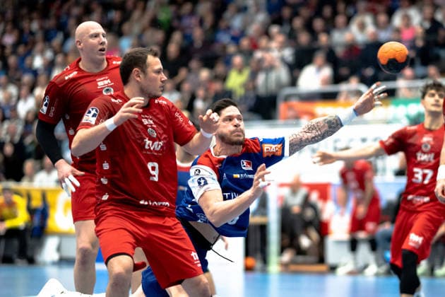 Csaba Leimeter (HBW Balingen Weilstetten, 55) beim Wurf gegen Marc Robin Eisel, (Eulen Ludwigshafen, 09), HBW Balingen Weilstetten vs. Eulen Ludwigshafen, Handball, 2. Bundesliga, 24. Spieltag, Saison 2025 2026, 15.03.2026 Eibner-Pressefoto Andreas Ulmer HBW Balingen Weilstetten vs. Eulen Ludwigshafen, Handball, 2. Bundesliga, 24. Spieltag, Saison 2025 2026, 15.03.2026 Balingen Copyright: xEibner-Pressefoto AndreasxUlmerx EP_AUR