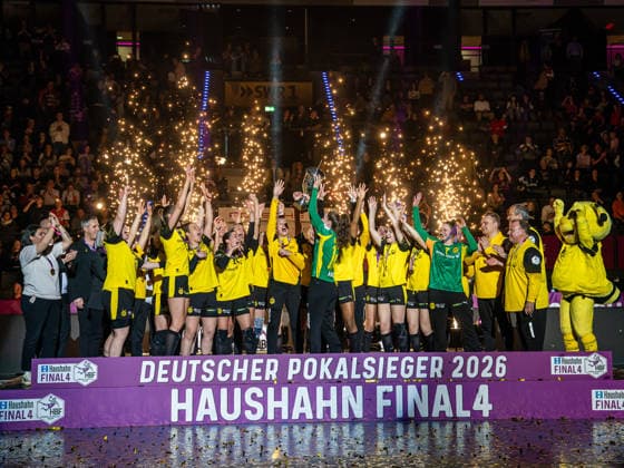 Grosser Jubel bei Borussia Dortmund nach dem Gewinn des DHB-Pokals, HSG Bensheim Auerbach vs. Borussia Dortmund, Handball, DHB Pokal Haushahn Final 4, Finale, Spielzeit 2025 2026, 15.03.2026 HSG Bensheim Auerbach vs. Borussia Dortmund, Handball, DHB Pokal Haushahn Final 4, Finale, Spielzeit 2025 2026, 15.03.2026 Stuttgart Copyright: xMichaelxSchmidt Eibner-Pressefotx EP_MST
