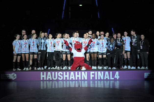 Deutscher Vize-Pokalsieger der Frauen im DHB-Pokal der Saison 2025 2026 beim Haushahn Final4 2026 die HSG Bensheim Auerbach HSG Bensheim Auerbach vs. BVB Borussia Dortmund Handball, Handball, Frauen, DHB Pokal Haushahn Final 4, Finale, Saison 2025 2026, 15.03.2026 HSG Bensheim Auerbach vs. BVB Borussia Dortmund Handball, Handball, Frauen, DHB Pokal Haushahn Final 4, Finale, Saison 2025 2026, 15.03.2026 Stuttgart Copyright: xEibner-Pressefoto TobiasxBaurx EP_TBR