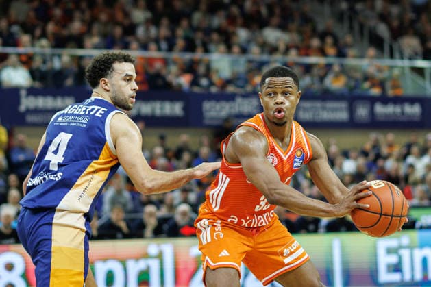 Eric Washington (NINERS Chemnitz, 33), GER, Rostock Seawolves vs. NINERS Chemnitz, easycredit BBL, Basketball, Bundesliga, 24. Spieltag, Spielzeit 2025 2026, 15.03.2026. GER, Rostock Seawolves vs. NINERS Chemnitz, easycredit BBL, Basketball, Bundesliga, 24. Spieltag, Spielzeit 2025 2026, 15.03.2026. Rostock Copyright: xEibner-Pressefoto DenverxEhrlichx EP_DEH