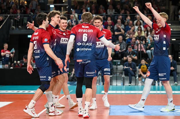 15.03.2026, xdobgx, Volleyball Volleyball Bundesliga VBL, SVG Lüneburg - ASV Dachau v.l. Ethan Champlin (SVG Lüneburg, 20), Joscha Kunstmann (SVG Lüneburg, 7), Christopher Byam (SVG Lüneburg, 4), Jackson Howe (SVG Lüneburg, 6), Neo Laumann (SVG Lüneburg, 13), Axel Juul Larsen (SVG Lüneburg, 18) Teamjubel, jubelt gemeinsam, team celebration