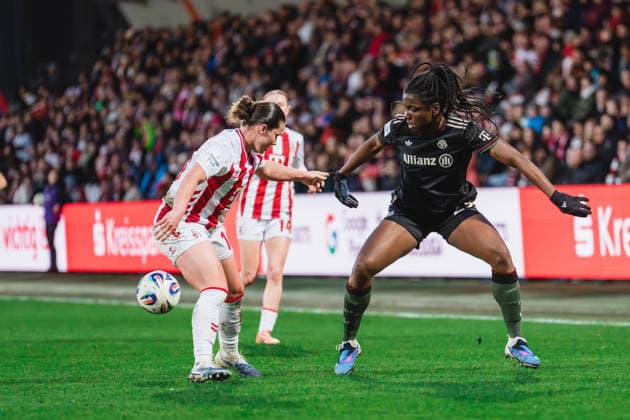 Amelie Bohnen (1.FC Koeln, 15) im Zweikampf mit Edna Imade (FC Bayern Muenchen, 29) 1.FC Köln vs. FC Bayern München, Fussball, Google Pixel Frauen-Bundesliga, 20.Spieltag, Saison 2025 26, 15.03.2026, 1.FC Köln vs. FC Bayern München, Fussball, Google Pixel Frauen-Bundesliga, 20.Spieltag, Saison 2025 26, 13.03.2026 Köln Copyright: xEibner-Pressefoto LukasxBaldygax EP_LBA
