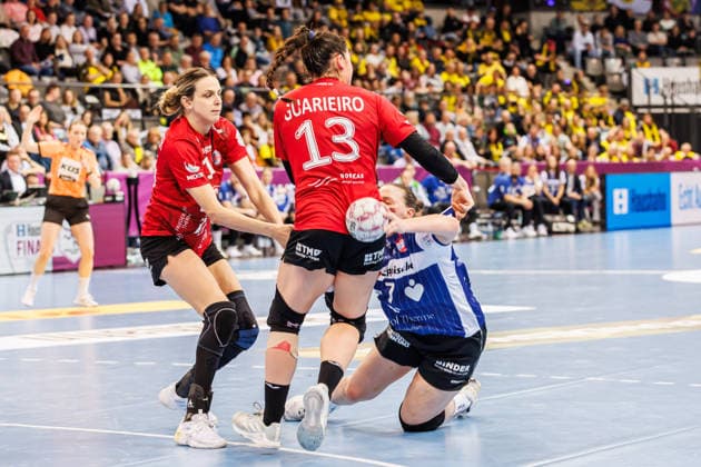 von links: Anika Niederwieser (Thüringer HC, 14), Giulia Guarieiro (Thüringer HC, 13), Diana Dögg Magnusdottir (Blomberg-Lippe, 7), 15.03.2026, Stuttgart (Deutschland), Handball Frauen, Final4 2026, Spiel um Platz 3, Thüringer HC - HSG Blomberg-Lippe