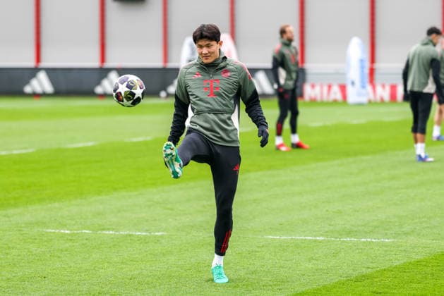 Minjae Kim (FC Bayern Muenchen, 03) mit Ball, GER, Abschlusstraining, FC Bayern Muenchen, Fussball, UEFA Champions League, Achtelfinale, Rueckspiel, Saison 2025 2026, 17.03.2026, GER, Abschlusstraining, FC Bayern Muenchen, Fussball, UEFA Champions League, Achtelfinale, Rueckspiel, Saison 2025 2026, 17.03.2026 Muenchen Copyright: xEibner-Pressefoto JennixMaulx EP_JML