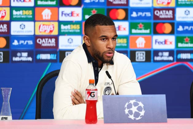 Isak Hien (Atalanta Bergamo, 04) bei der Pressekonferenz, GER, Internationale Pressekonferenz, Atalanta Bergamo, Fussball, UEFA Champions League, Achtelfinale, Rueckspiel, Saison 2025 2026, 17.03.2026, GER, Internationale Pressekonferenz, Atalanta Bergamo, Fussball, UEFA Champions League, Achtelfinale, Rueckspiel, Saison 2025 2026, 17.03.2026 Muenchen Copyright: xEibner-Pressefoto JennixMaulx EP_JML