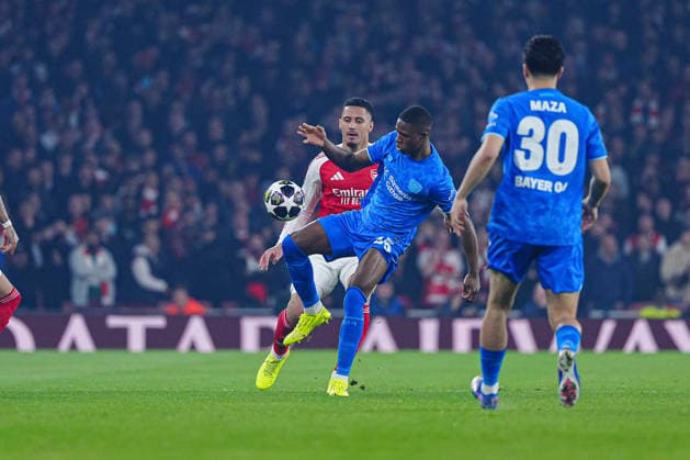 William Saliba (FC Arsenal, 02), Christian Kofane (Bayer 04 Leverkusen, 35) ENG, FC Arsenal vs. Bayer 04 Leverkusen, Fussball, UEFA Champions League, Achtelfinale, Spielzeit 2025 2026, 17.03.2026 ENG, FC Arsenal vs. Bayer 04 Leverkusen, Fussball, UEFA Champions League, Achtelfinale, Spielzeit 2025 2026, 17.03.2026 London Copyright: xEibner-Pressefoto MarcelxvonxFehrnx EP_MFN