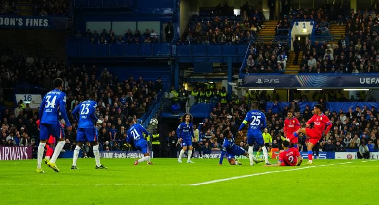 Senny Mayulu of PSG celebrates scoring a goal after making it 3-0 Chelsea v Paris Saint-Germain, UEFA Champions League, Round of 16, Second Leg, Football, Stamford Bridge, London, UK - 17 Mar 2026London Stamford Bridge United Kingdom EDITORIAL USE ONLY No use with unauthorised audio, video, data, fixture lists, club league logos or live services. Online in-match use limited to 120 images, no video emulation. No use in betting, games or single club league player publications. Copyright: xJavierxGarcia Shutterstockx 16776377ab