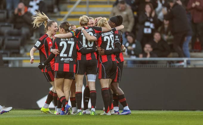 GER, Frankfurt, Eintracht Frankfurt vs TSG Hoffenheim, Google Pixel Bundesliga, Fussball, DFB, Spielzeit 2025 2026, Stadion am Brentanobad, 15. Spieltag im Bild: Rebecka Blomqvist (Eintracht Frankfurt Frauen 28) erzielt das 1:0, Tor, Jubel und Freude, Emotionen, Nina Lührsen (Eintracht Frankfurt Frauen 11) DFB DFL REGULATIONS PROHIBIT ANY USE OF PHOTOGRAPHS AS IMAGE SEQUENCES AND OR QUASI-VIDEO, 18.03.2026 Copyright: HMBxMedia HendrikxHamelau