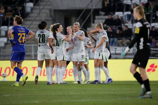 GER, Fussball, Frauen Bundesliga, FC Carl Zeiss Jena vs VFL Wolfsburg 18.03.2026, Jena, Ernst-Abbe-Sportfeld, ad hoc-Arena, GER, Saison 2025 2026, Google Pixel Frauen Bundesliga, 15. Spieltag, Nachholspiel, FC Carl Zeiss Jena vs VFL Wolfsburg im Bild Torjubel Wolfsburg nach dem Tor zum 0:1 durch Alexandra Popp (Wolfsburg) DFL regulations prohibit any use of photographs as image sequences and or quasi-video