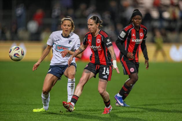 GER, Frankfurt, Eintracht Frankfurt vs TSG Hoffenheim, Google Pixel Bundesliga, Fussball, DFB, Spielzeit 2025 2026, Stadion am Brentanobad, 15. Spieltag im Bild v.l.: Lisann Kaut (TSG Hoffenheim Frauen 4), Geraldine Reuteler (Eintracht Frankfurt Frauen 14) DFB DFL REGULATIONS PROHIBIT ANY USE OF PHOTOGRAPHS AS IMAGE SEQUENCES AND OR QUASI-VIDEO, 18.03.2026 Copyright: HMBxMedia HendrikxHamelau