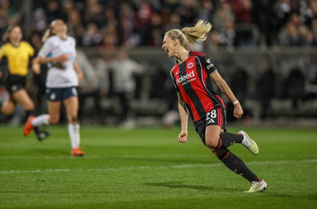 GER, Frankfurt, Eintracht Frankfurt vs TSG Hoffenheim, Google Pixel Bundesliga, Fussball, DFB, Spielzeit 2025 2026, Stadion am Brentanobad, 15. Spieltag im Bild: Rebecka Blomqvist (Eintracht Frankfurt Frauen 28) erzielt das 2:0, Tor, Jubel und Freude, Emotionen DFB DFL REGULATIONS PROHIBIT ANY USE OF PHOTOGRAPHS AS IMAGE SEQUENCES AND OR QUASI-VIDEO, 18.03.2026 Copyright: HMBxMedia HendrikxHamelau