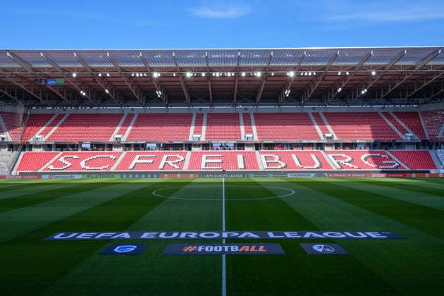 Stadionpanorama, Weitwinkel, Tribünen, Sitzplätze, Stehplätze, Wappen, Logo , Deutschland, Fussball, UEFA Europa League, Achtelfinale, Rückspiel, 2025 2026, SC Freiburg vs. KRC Genk, 19.03.2026, Europa-Park Stadion, Freiburg, Deutschland Freiburg Europa-Park Stadion Baden-Württemberg Deutschland Copyright: xArnexAmbergx