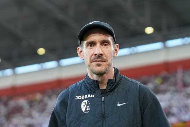 Julian Schuster (SC Freiburg, Trainer), Portrait, Porträt , Deutschland, Fussball, UEFA Europa League, Achtelfinale, Rückspiel, 2025 2026, SC Freiburg vs. KRC Genk, 19.03.2026, Europa-Park Stadion, Freiburg, Deutschland Freiburg Europa-Park Stadion Baden-Württemberg Deutschland Copyright: xArnexAmbergx