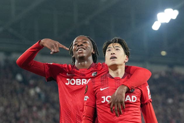 Johan Manzambi (SC Freiburg, 44), Yuito Suzuki (SC Freiburg, 14) Torjubel, Emotionen, Torschuss, Abschluss, Torerfolg, Tor, Treffer , Deutschland, Fussball, UEFA Europa League, Achtelfinale, Rückspiel, 2025 2026, SC Freiburg vs. KRC Genk, 19.03.2026, Europa-Park Stadion, Freiburg, Deutschland Freiburg Europa-Park Stadion Baden-Württemberg Deutschland Copyright: xArnexAmbergx