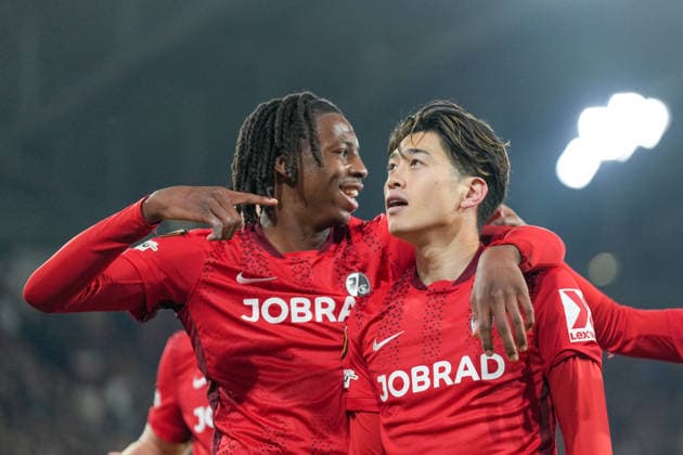 Johan Manzambi (SC Freiburg, 44), Yuito Suzuki (SC Freiburg, 14) Torjubel, Emotionen, Torschuss, Abschluss, Torerfolg, Tor, Treffer , Deutschland, Fussball, UEFA Europa League, Achtelfinale, Rückspiel, 2025 2026, SC Freiburg vs. KRC Genk, 19.03.2026, Europa-Park Stadion, Freiburg, Deutschland Freiburg Europa-Park Stadion Baden-Württemberg Deutschland Copyright: xArnexAmbergx