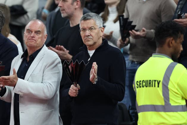 Herbert Hainer (FC Bayern Muenchen, Praesident) mit Klatschpappe, GER, FC Bayern Basketball vs. Dubai Basketball, Basketball, Euroleague, 32. Spieltag, Saison 2025 2026, 19.03.2026, GER, FC Bayern Basketball vs. Dubai Basketball, Basketball, Euroleague, 32. Spieltag, Saison 2025 2026, 19.03.2026 Muenchen Copyright: xEibner-Pressefoto JennixMaulx EP_JML