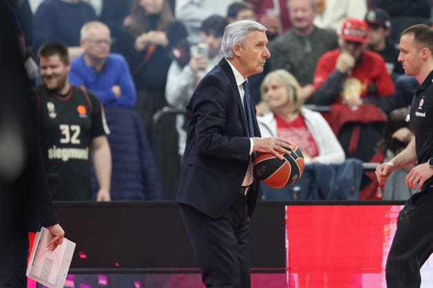Svetislav Pesic (FC Bayern Basketball, Chef-Trainer) mit Ball, GER, FC Bayern Basketball vs. Dubai Basketball, Basketball, Euroleague, 32. Spieltag, Saison 2025 2026, 19.03.2026, GER, FC Bayern Basketball vs. Dubai Basketball, Basketball, Euroleague, 32. Spieltag, Saison 2025 2026, 19.03.2026 Muenchen Copyright: xEibner-Pressefoto JennixMaulx EP_JML