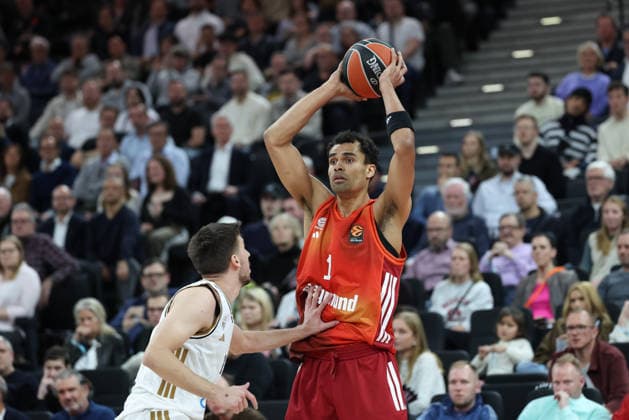 Oscar da Silva (FC Bayern Basketball, 01) mit Kosta Kondic (Dubai Basketball, 11), GER, FC Bayern Basketball vs. Dubai Basketball, Basketball, Euroleague, 32. Spieltag, Saison 2025 2026, 19.03.2026, GER, FC Bayern Basketball vs. Dubai Basketball, Basketball, Euroleague, 32. Spieltag, Saison 2025 2026, 19.03.2026 Muenchen Copyright: xEibner-Pressefoto JennixMaulx EP_JML