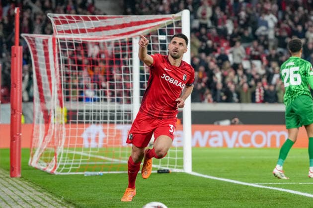 Vincenzo Grifo (SC Freiburg, 32), Torjubel, Emotionen, Torschuss, Abschluss, Torerfolg, Tor, Treffer, Rekordtorschütze, Rekord, 106. Pflichtspieltor für den Club, Nils Petersen überboten, Jubiläum , Deutschland, Fussball, UEFA Europa League, Achtelfinale, Rückspiel, 2025 2026, SC Freiburg vs. KRC Genk, 19.03.2026, Europa-Park Stadion, Freiburg, Deutschland Freiburg Europa-Park Stadion Baden-Württemberg Deutschland Copyright: xArnexAmbergx