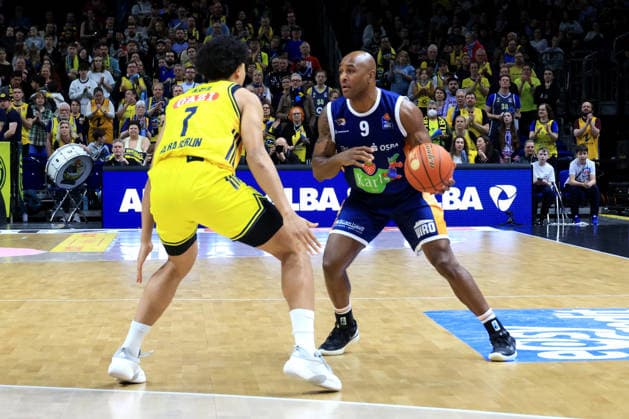 DEU, easyCredit BBL, ALBA vs. Rostock Seawolves, 20.03.2026, Uber-Arena, Berlin, DEU, easyCredit BBL, ALBA vs. Rostock Seawolves, im Bild Jack Kayil( ALBA Berlin 7), DeAndre Lansdowne (Rostock Seawolves 9)