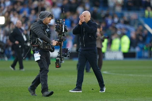 Liverpool manager, Arne Slot claps the fans at full time Brighton and Hove Albion v Liverpool, Premier League, Football, American Express Community Stadium, Brighton, UK - 21 Mar 2026Brighton American Express Community Stadi United Kingdom EDITORIAL USE ONLY No use with unauthorised audio, video, data, fixture lists, club league logos or live services. Online in-match use limited to 120 images, no video emulation. No use in betting, games or single club league player publications. Copyright: xWillxCooper Shutterstockx 16783233ar
