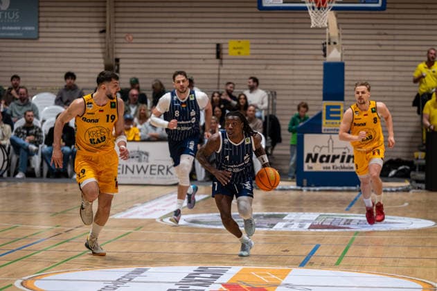 Aeneas Jung (Bozic Estriche Knights Kirchheim, 19), Kilian Dietz (VfL SparkassenStars Bochum, 08), Antonio Deshon Williams (VfL SparkassenStars Bochum, 01), Lucas Mayer (Bozic Estriche Knights Kirchheim, 08), GER, Bozic Estriche Knights Kirchheim vs VfL SparkassenStars Bochum, BARMER 2. Basketball Bundesliga, 28. Spieltag, Saison 2025 2026, 21.03.2026 GER, Bozic Estriche Knights Kirchheim vs VfL SparkassenStars Bochum, BARMER 2. Basketball Bundesliga, 28. Spieltag, Saison 2025 2026, 21.03.2026 Kirchheim unter Teck Copyright: xEibner-Pressefoto SilasxKunzx EP_SKZ