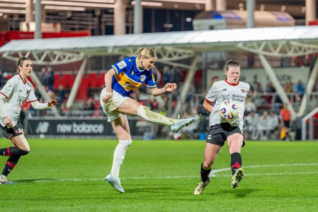 Melina Reuter (FC Carl Zeiss Jena, 07) Schuss, Claudia Wenger (Bayer 04 Leverkusen, 05) blockt Bayer 04 Leverkusen vs. FC Carl Zeiss Jena, Fussball, Google Pixel Frauen-Bundesliga, 21.Spieltag, Saison 2025 26, 22.03.2026, Bayer 04 Leverkusen vs. FC Carl Zeiss Jena, Fussball, Google Pixel Frauen-Bundesliga, 21.Spieltag, Saison 2025 26, 22.03.2026 Leverkusen Copyright: xEibner-Pressefoto LukasxBaldygax EP_LBA