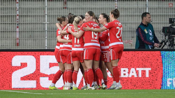 Spielerinnen des 1. FC Union Berlin mit Torjubel, Jubel, jubeln, jubelt, optimistisch, Spielszene, Highlight, Freude über das Tor zum 1:0, DIE DFB-RICHTLINIEN UNTERSAGEN JEGLICHE NUTZUNG VON FOTOS ALS SEQUENZBILDER UND ODER VIDEOÄHNLICHE FOTOSTRECKEN. DFB REGULATIONS PROHIBIT ANY USE OF PHOTOGRAPHS AS IMAGE SEQUENCES AND OR QUASI-VIDEO., 23.03.2026, Berlin (Deutschland), Fussball, Google Pixel Frauen-Bundesliga, 1. FC Union Berlin - SV Werder Bremen