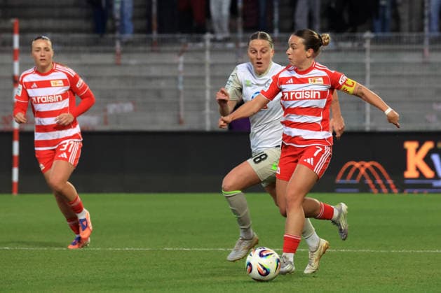 DEU, 2.BL, Frauen, 1.FC Union vs. Werder Bremen, 23.03.2026, Stadion Alte Foersterei, Berlin, DEU, 2.BL, Frauen, 1.FC Union vs. Werder Bremen, im Bild:Lisa Heiseler (1.FC Union Berlin 7), Lina Hausicke (Werder Bremen 18) DFL - regulations prohibit any use of Photographs as image sequences and or quasi-video
