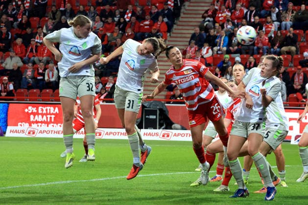 DEU, 2.BL, Frauen, 1.FC Union vs. Werder Bremen, 23.03.2026, Stadion Alte Foersterei, Berlin, DEU, 2.BL, Frauen, 1.FC Union vs. Werder Bremen, im Bild: 2:0 durch Tysiak Amber(1.FC Union Berlin 26), Michelle Ulbrich (Werder Bremen 5), Verena Wieder (Werder Bremen 31), Sarah Gutmann (Werder Bremen 32) DFL - regulations prohibit any use of Photographs as image sequences and or quasi-video