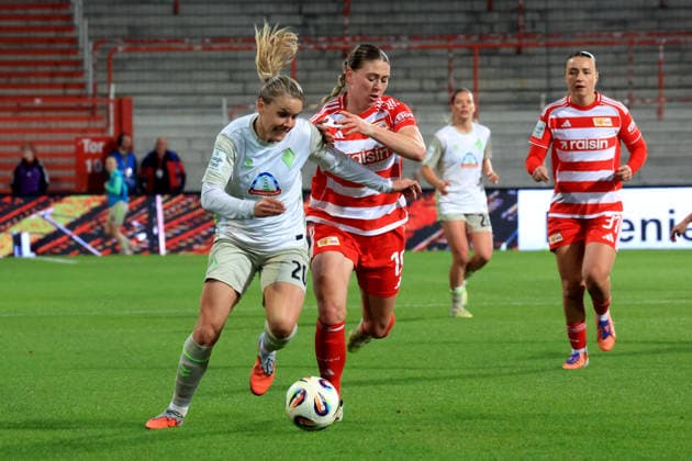 DEU, 1.BL, Frauen, 1.FC Union vs. Werder Bremen, 23.03.2026, Stadion Alte Foersterei, Berlin, DEU, 1.BL, Frauen, 1.FC Union vs. Werder Bremen, im Bild: Samantha Steuerwald (1.FC Union Berlin 19). Tanja Pawollek (1.FC Union Berlin 31), Lena Petermann (Werder Bremen 20) DFL - regulations prohibit any use of Photographs as image sequences and or quasi-video