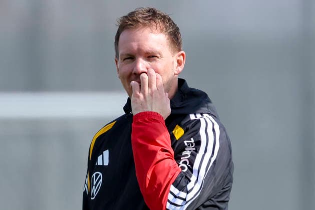 Bundestrainer Julian Nagelsmann (Germany) schaut, , Training der deutschen Fussball Nationalmannschaft, Home Ground am 24. March 2026 in Herzogenaurach, Deutschland. (Foto von Marco Steinbrenner DeFodi Images) Bundestrainer Julian Nagelsmann (Germany) looks on, , Training der deutschen Fussball Nationalmannschaft, Home Ground, March 24, 2026 in Herzogenaurach, Germany. (Photo by Marco Steinbrenner DeFodi Images) -
